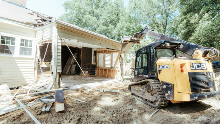 Renovate Smarter: Key Trends & Tips for Homeowners